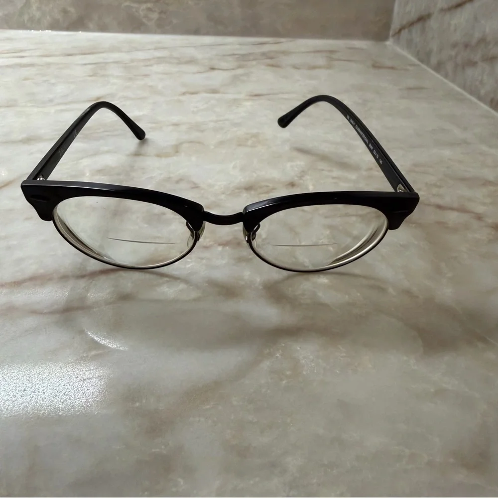 Ray-Ban classic oval
